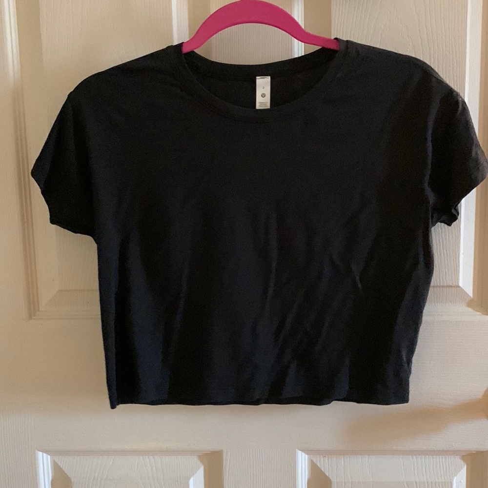 Lululemon black crop top size 2